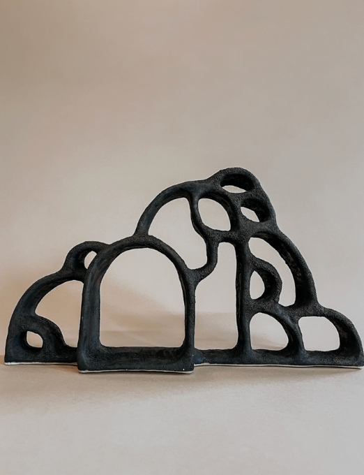 The Heirloom Altar - Black Magma