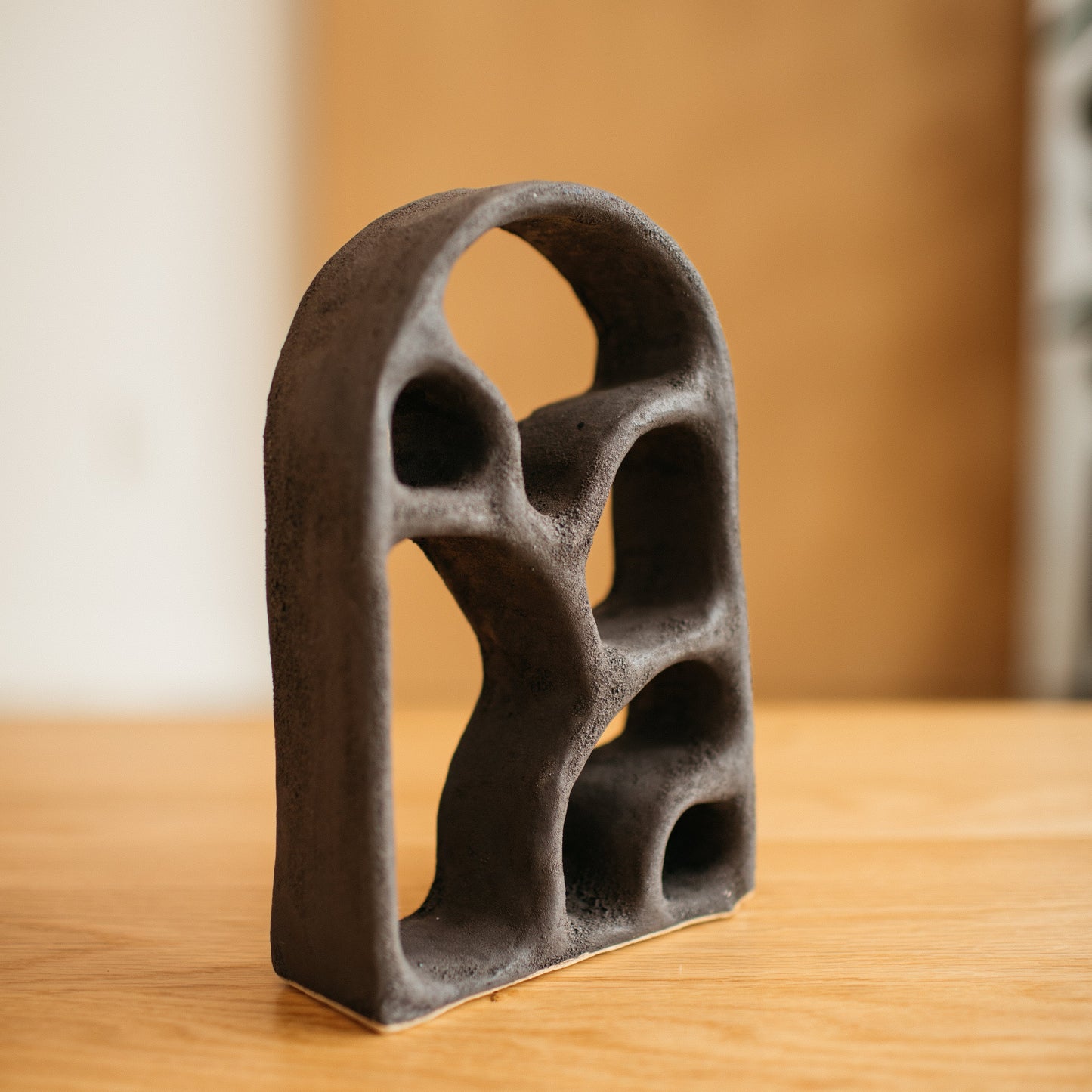 anna flowers black ceramic altar