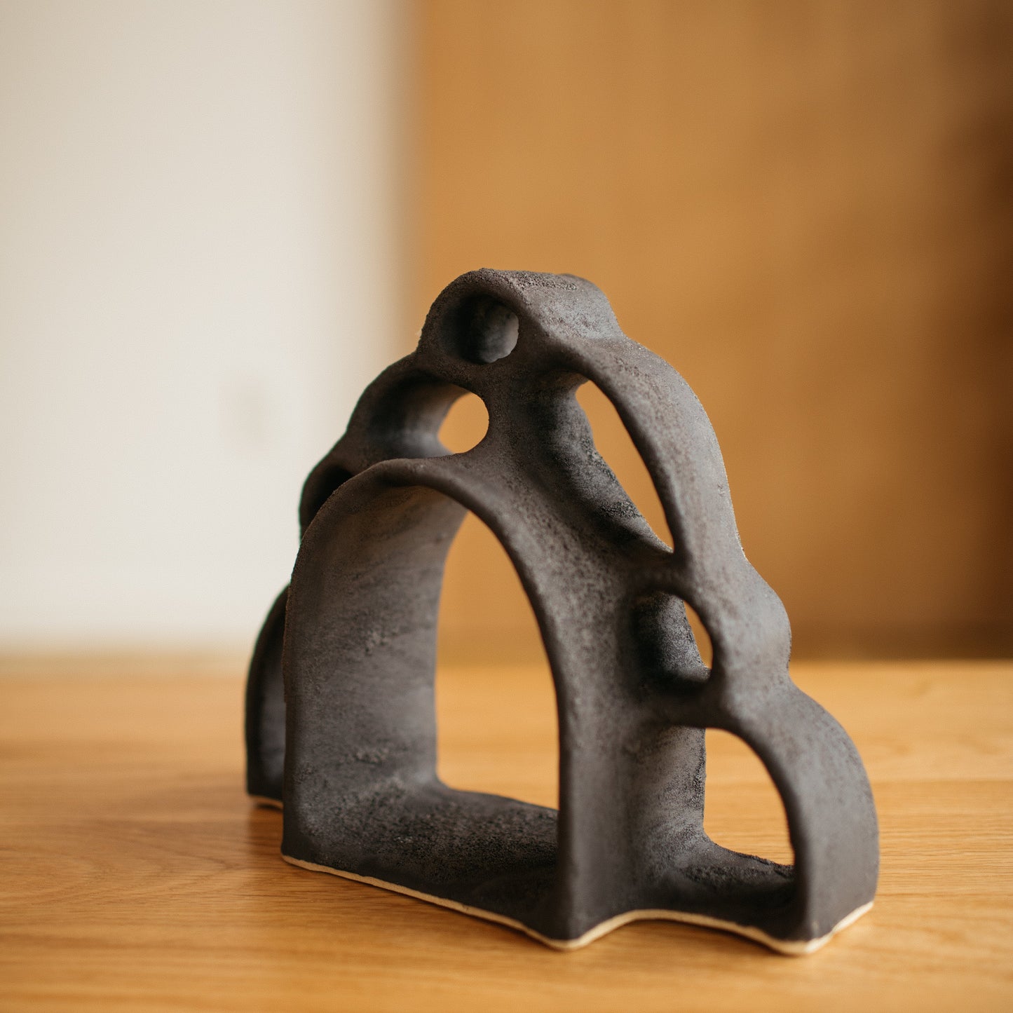 anna flowers black ceramic altar