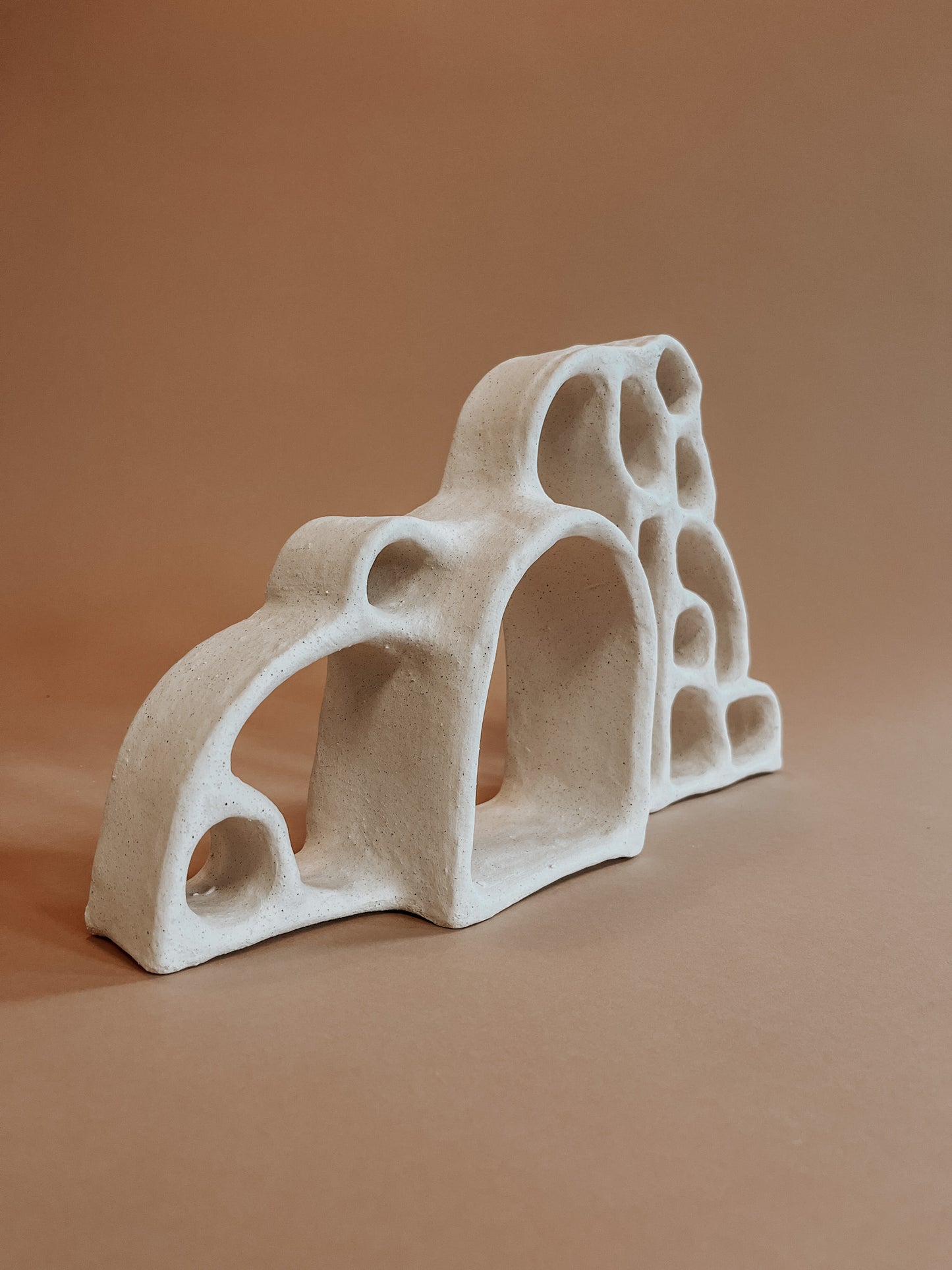 The Heirloom Altar - Speckled Beige