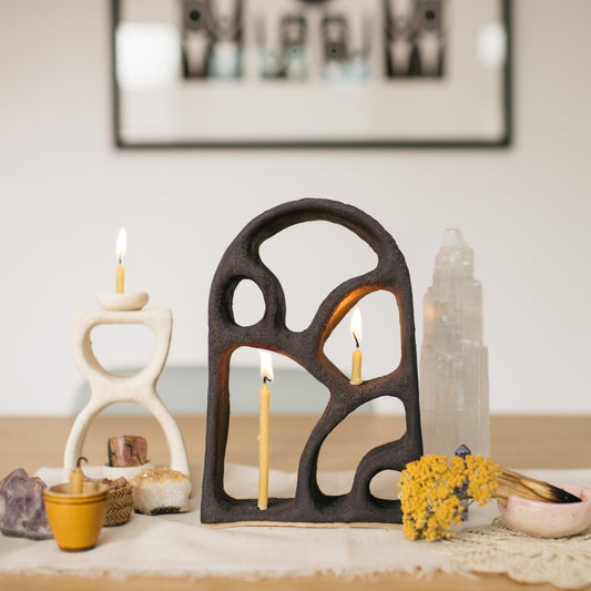 anna flowers black ceramic altars