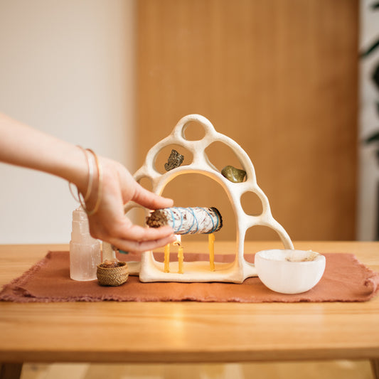anna flowers large ceramic altar
